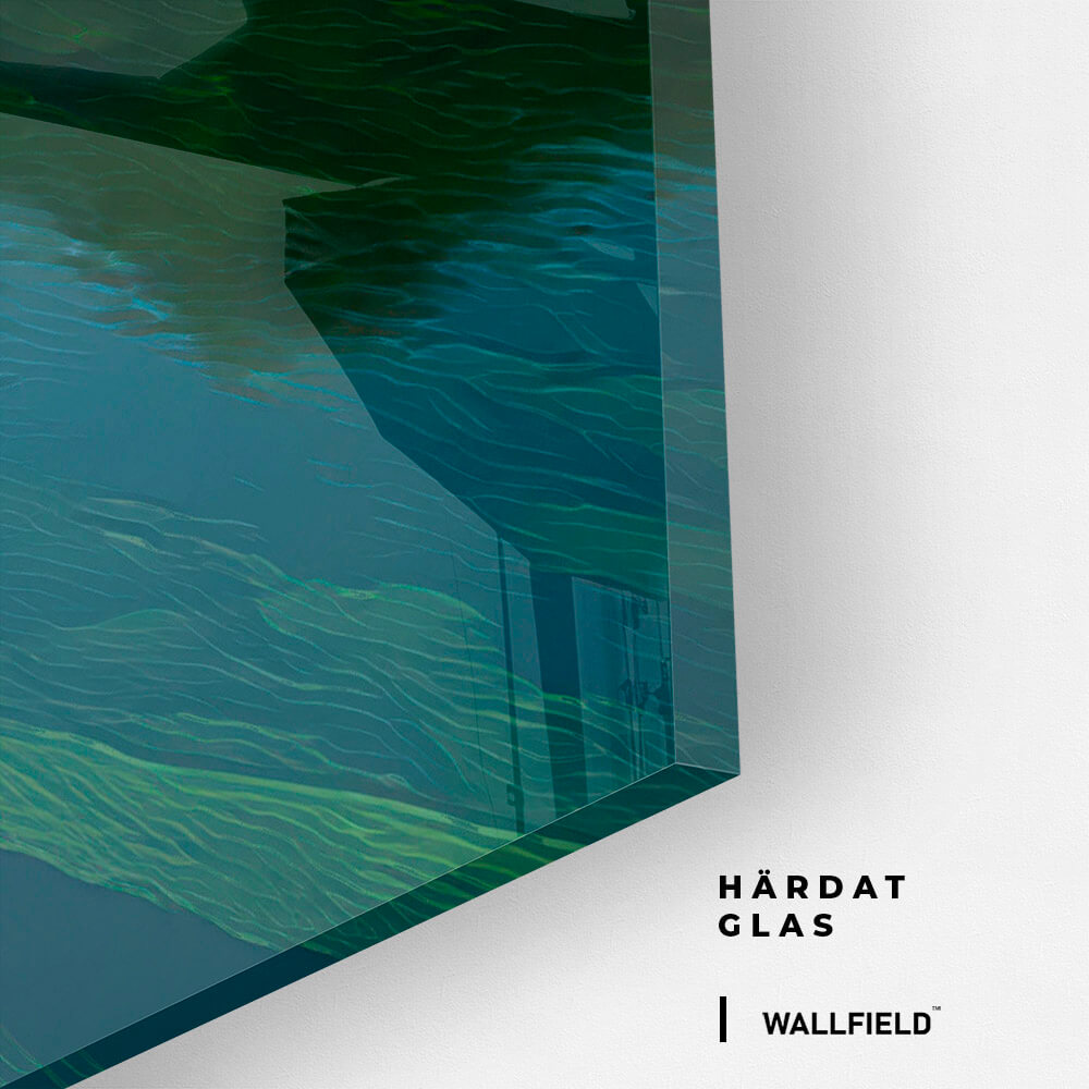 9.-Glass-Detail-2-Echoes-of-the-Peaks